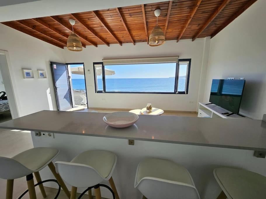 Casa Playa Quemada Junto Al Mar Villa Exterior photo